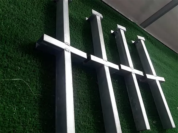Фундамент для теплицы из свай